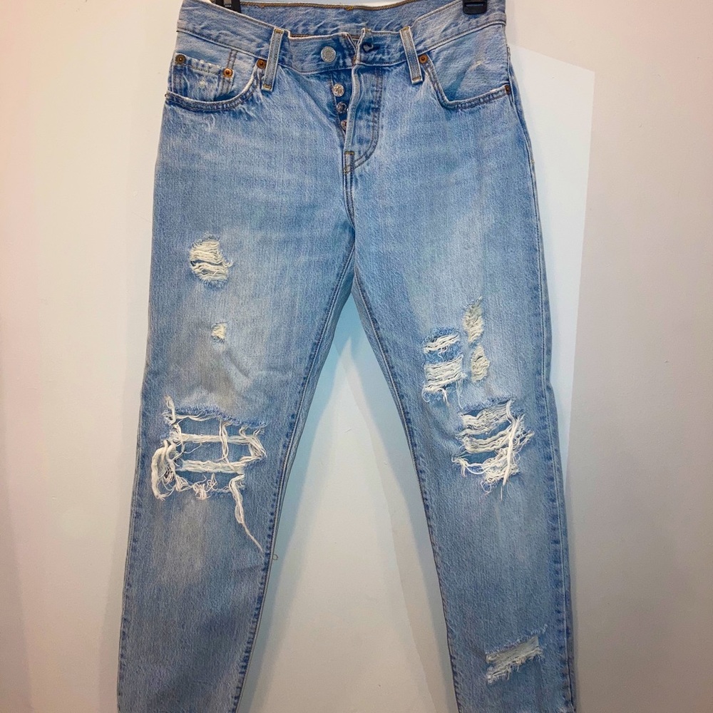 Levi light washed 501s